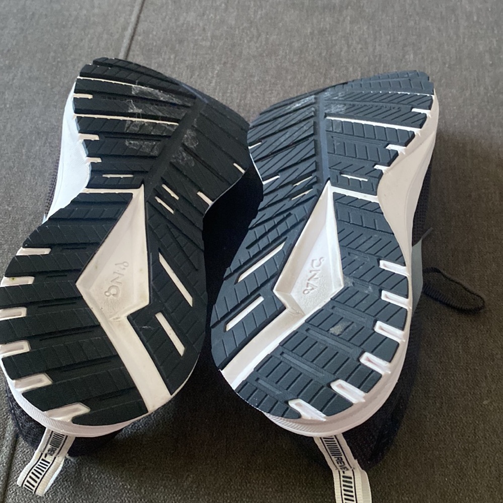 - Brooks Shoes - image 5